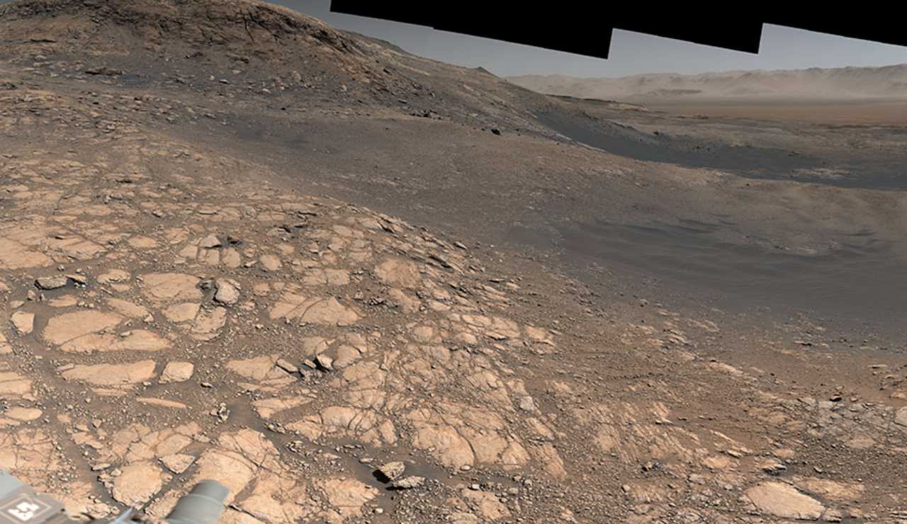 NASA Just Released the Highest Resolution Photo of Mars' Surface Ever